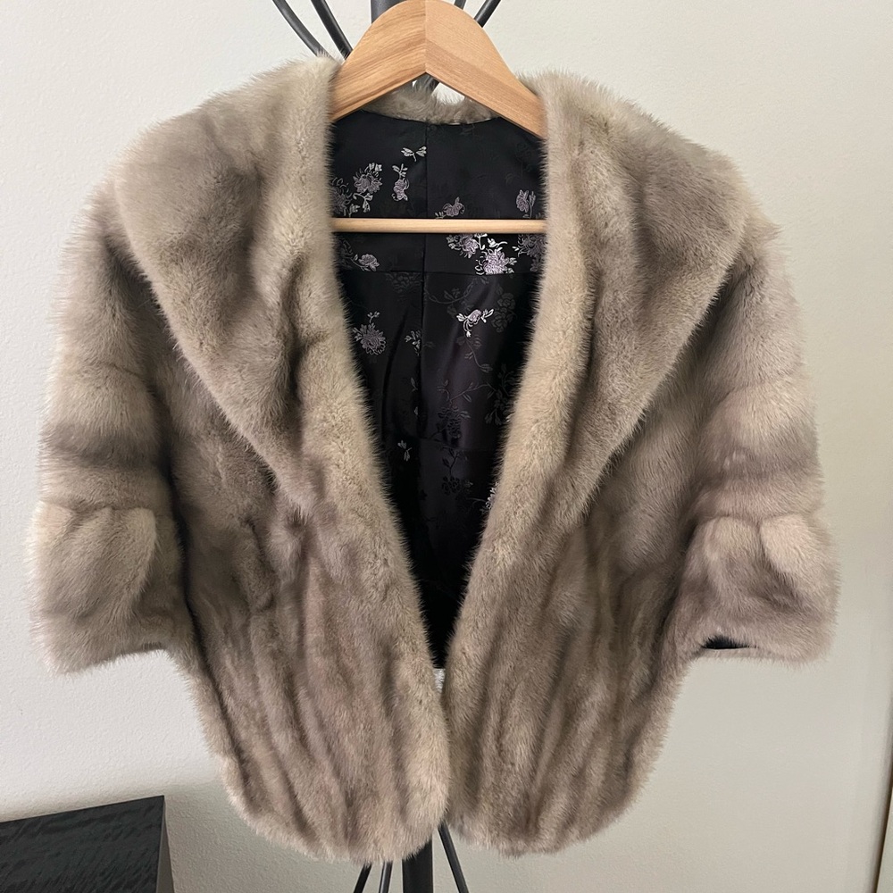 Elegant Vintage Mink Fur Shawl